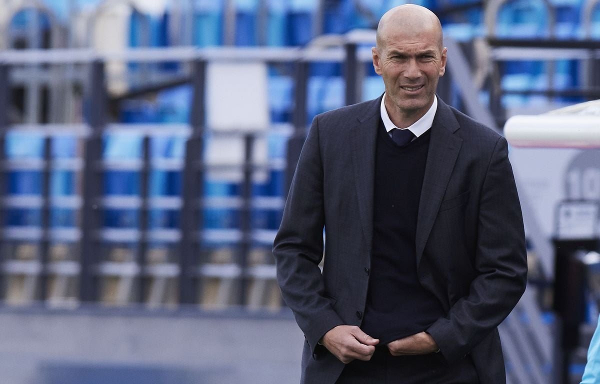 Zinédine Zidane nommé sélectionneur des Bleus: un pari entre légende et incertitude