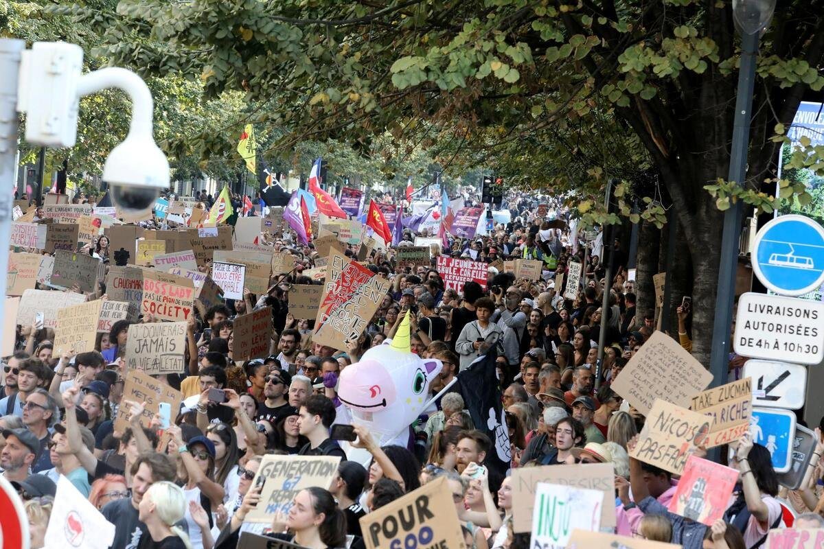À Nice, une manifestation surprise réunit 4 000 personnes avant de basculer dans les violences