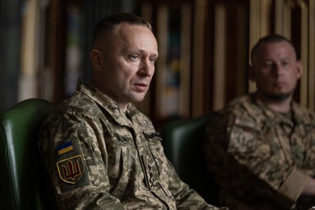 Volodymyr Zelensky limoge le commandant en chef de l'armée ukrainienne