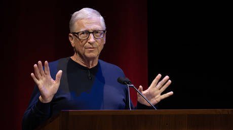 Bill Gates alerte sur les risques de l'IA et réclame une régulation fédérale