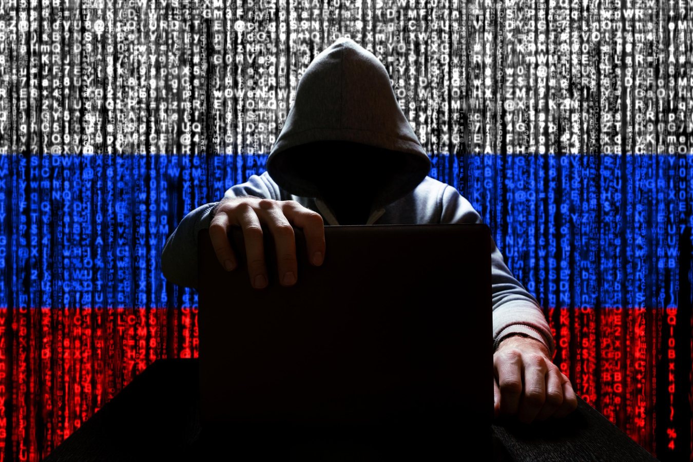Médias factices, faux reportages, comptes fantômes: Storm-1516 et Matriochka, ces usines russes à mensonges qui s’attaquent aux politiques français