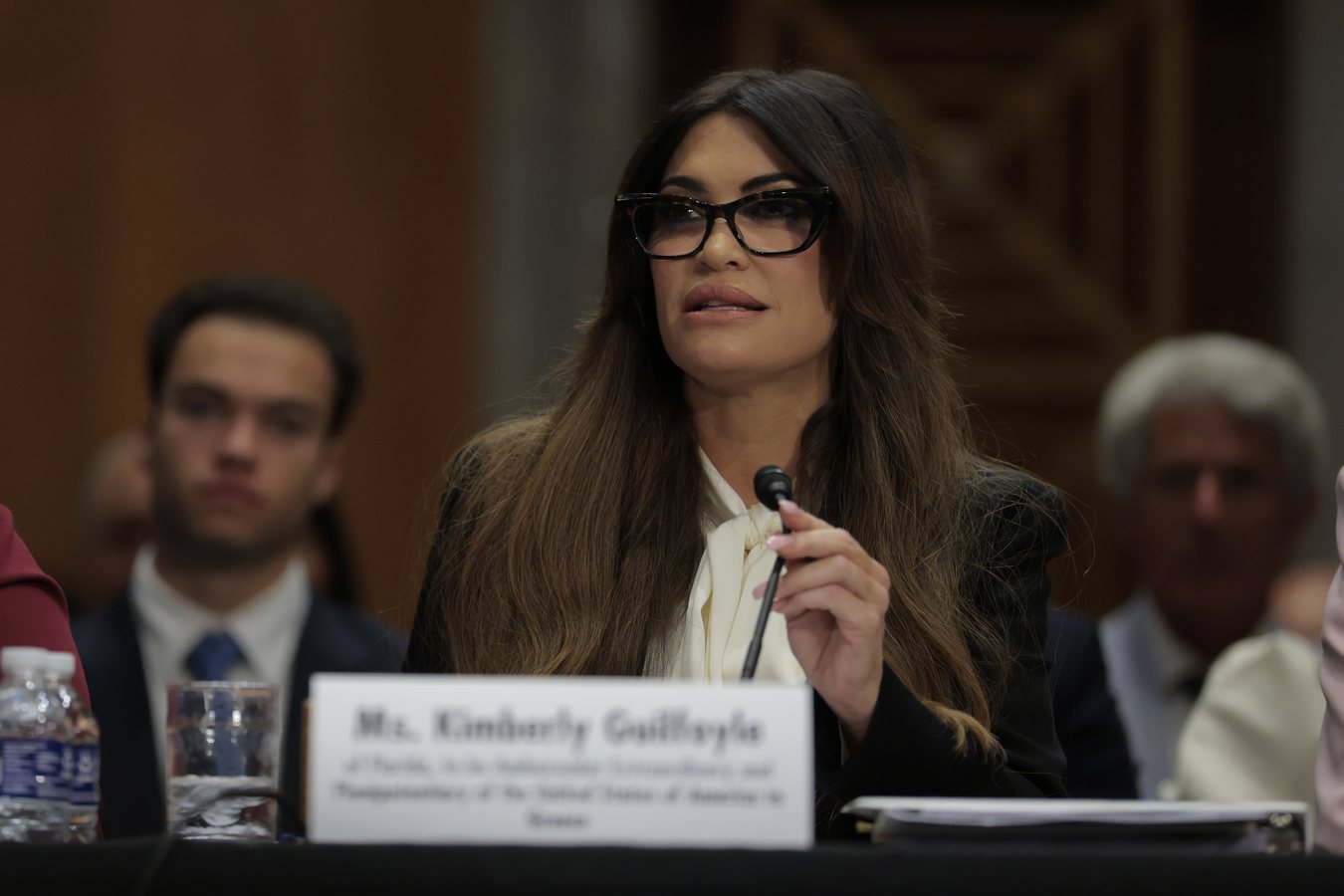 Kimberly Guilfoyle démissionne de son poste d'ambassadrice des États-Unis en Grèce après des révélations éthiques