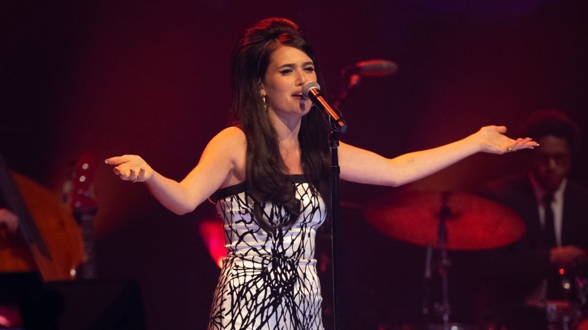 Sienna Spiro fait ses débuts sur Austin City Limits avec « Great Expectation »