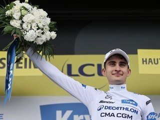 Paul Seixas impressionne sur son premier Tour de France, mais Adrie van der Poel appelle à la prudence