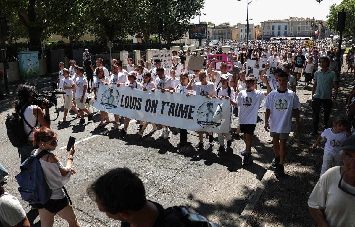 Marche blanche pour Louis à Narbonne: la mère réclame une peine de trente ans pour les agresseurs