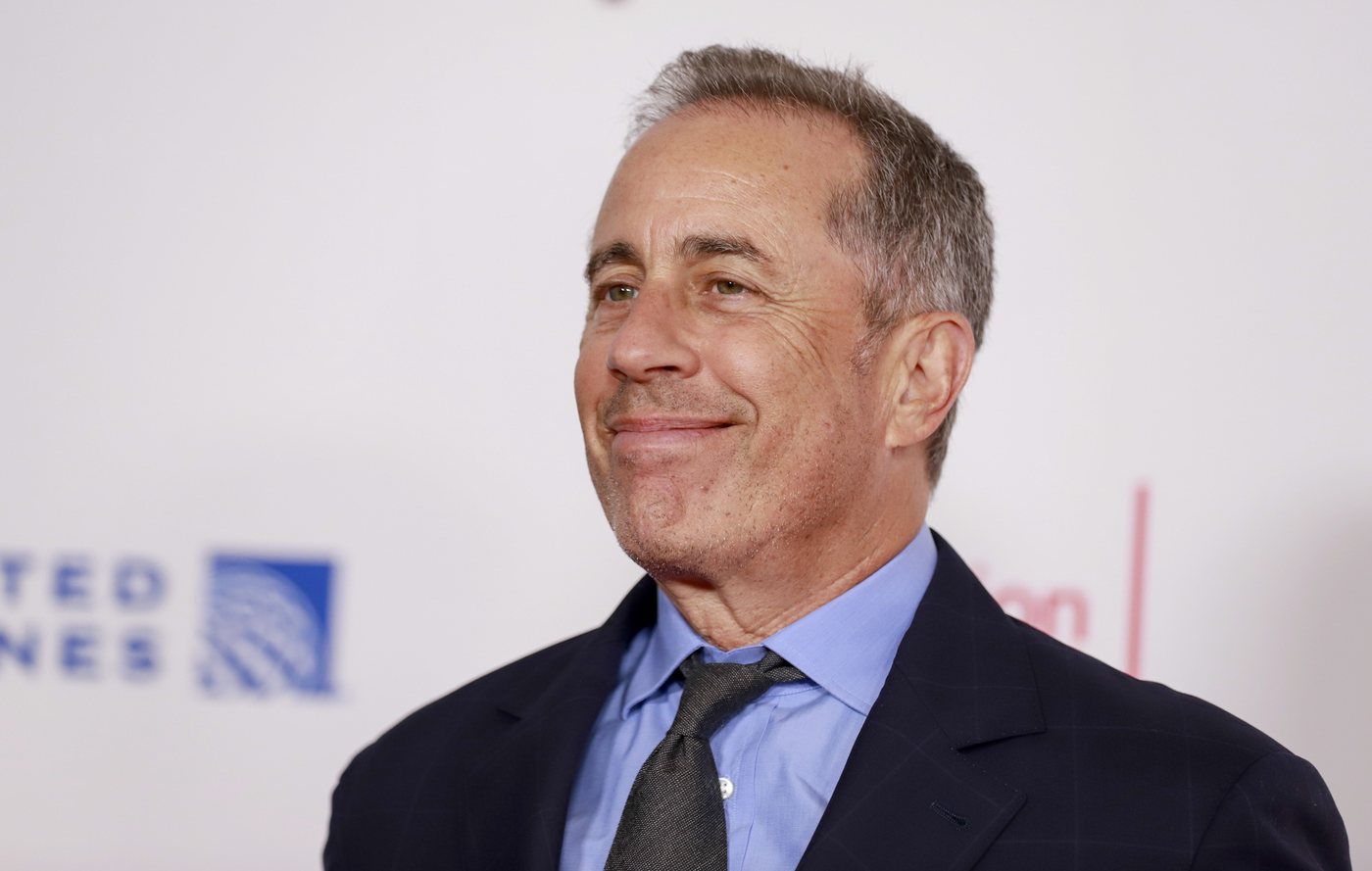 Plusieurs artistes se retirent d'un festival au Portugal à cause de Jerry Seinfeld