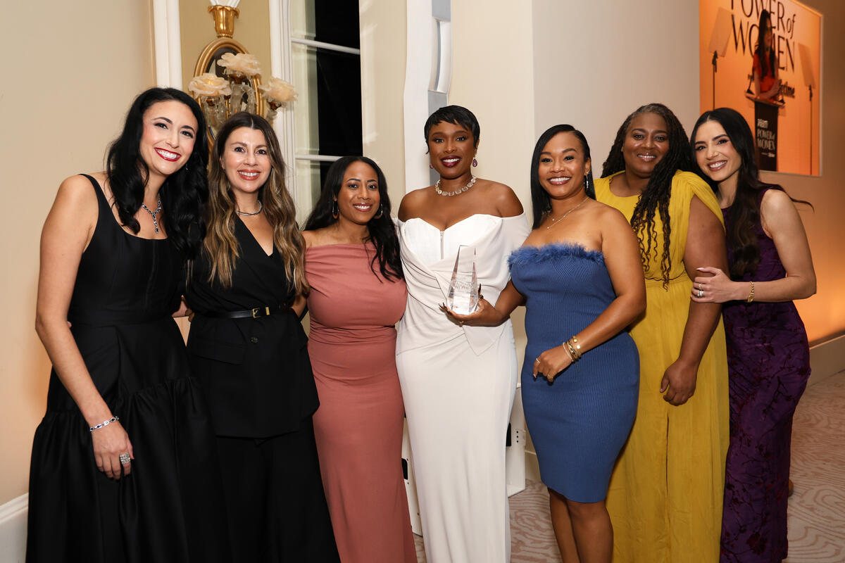 Jennifer Hudson remercie son équipe à l'occasion des Power of Women