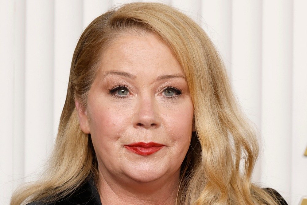 Christina Applegate annonce avoir été mal diagnostiquée pour la sclérose en plaques
