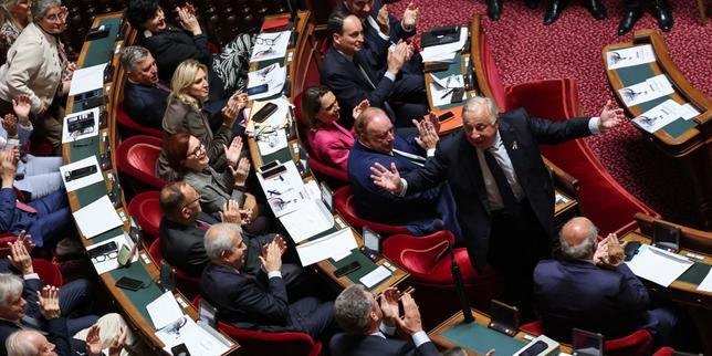 Gérard Larcher réélu à la présidence du Sénat et prêt à défendre le « verrou » constitutionnel