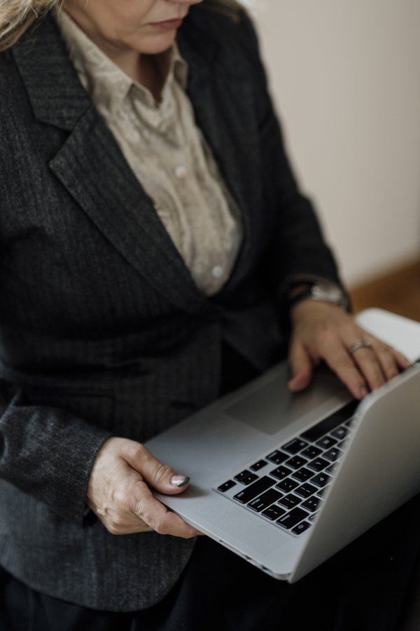 Le «stay-at-home boyfriend» fait parler, les chiffres racontent une histoire plus nuancée