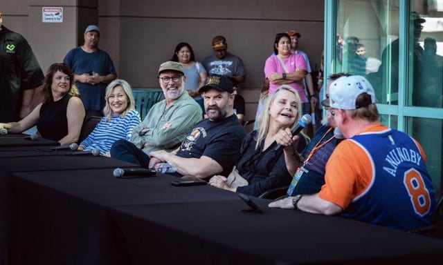 Le casting de « Mallrats » se réunit à San Antonio pour un retour nostalgique sur le film culte de Kevin Smith
