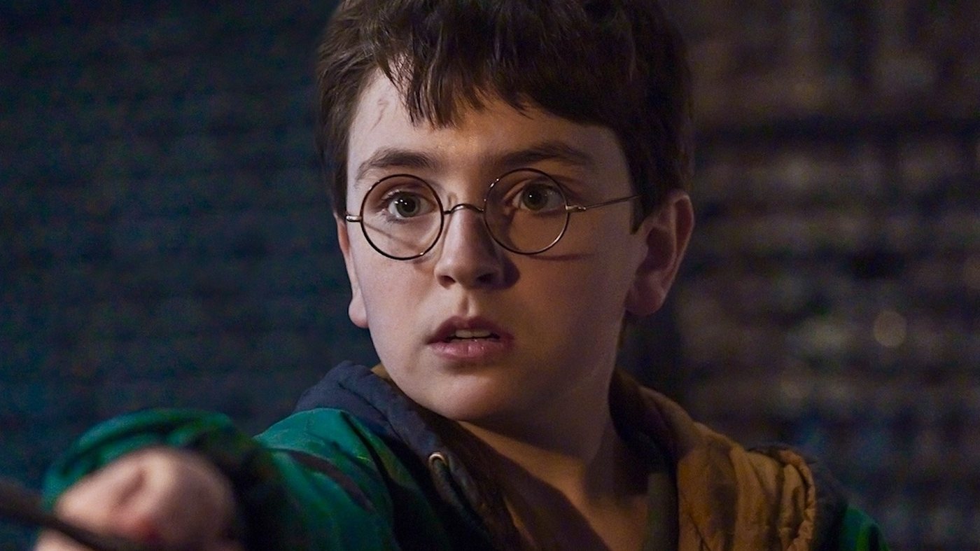 La série Harry Potter de HBO dévoile les parents de Harry et Charlie Weasley