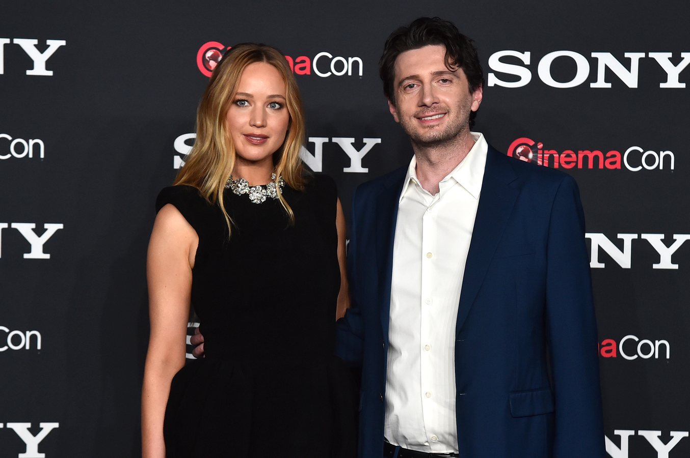 Jennifer Lawrence retrouve Gene Stupnitsky pour la comédie romantique « One Month Mark »