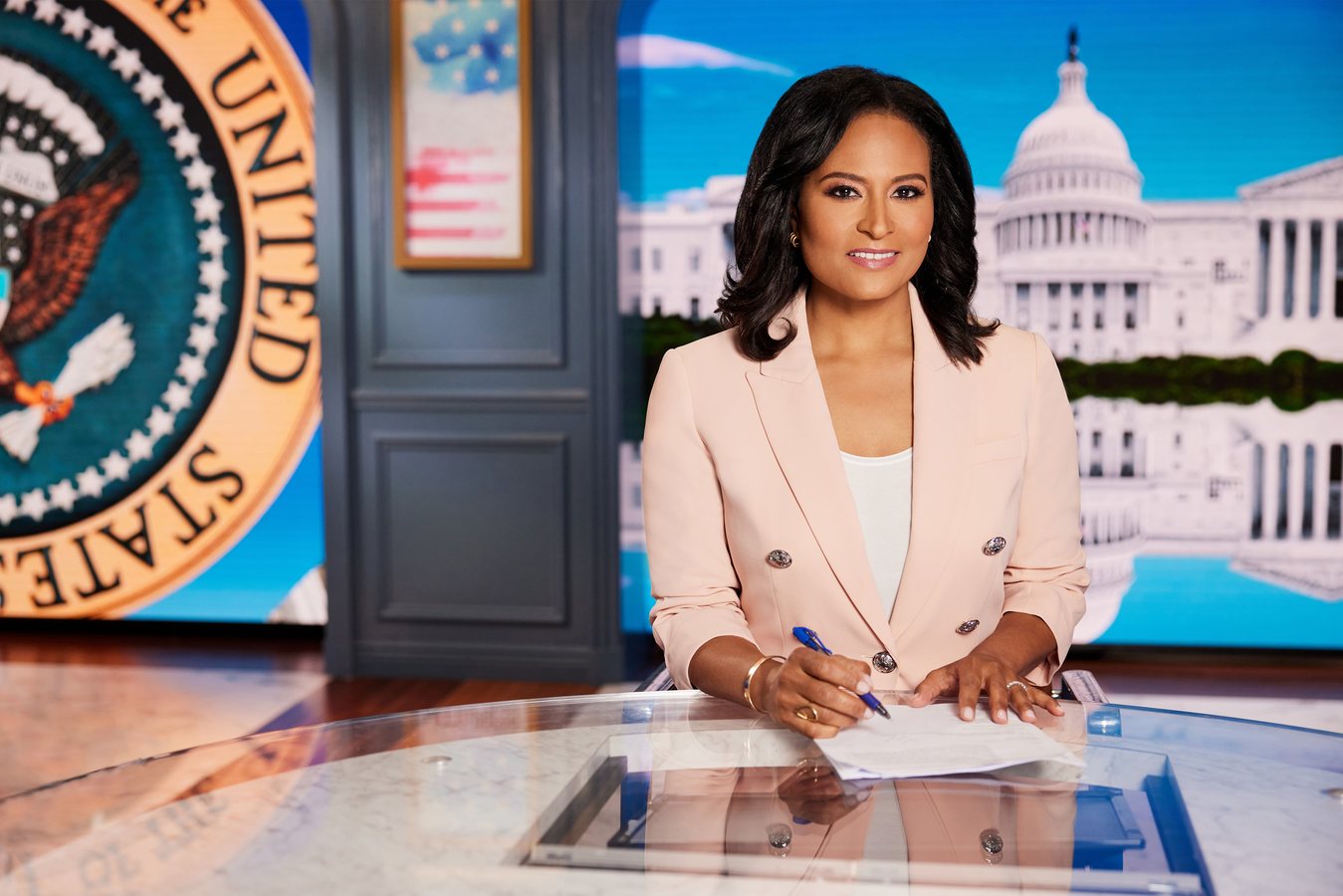 Trump demande à la FCC de sanctionner la journaliste Kristen Welker de NBC