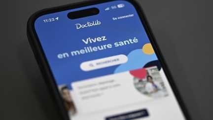 Doctolib utilisera les données de santé pour son IA, des associations alertent sur les risques