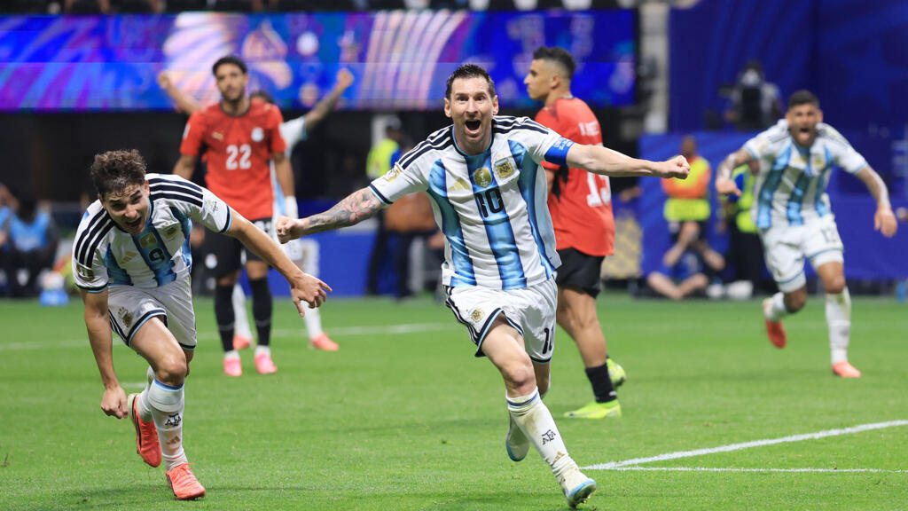 L'Argentine de Messi renverse l'Égypte et se qualifie pour les quarts de finale de la Coupe du monde