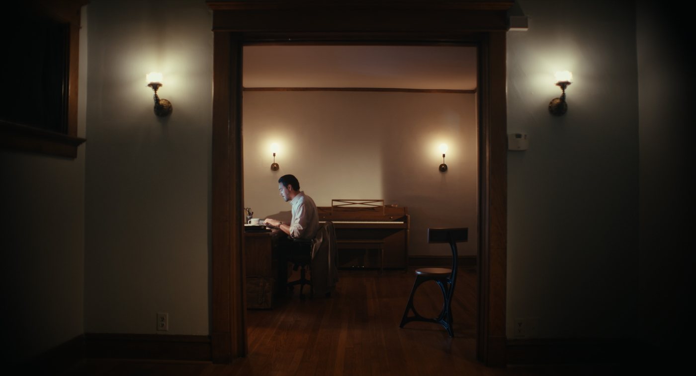 Jack Huston évoque les questions difficiles sur les abus sexuels posées par le film de Paul Schrader à Venise