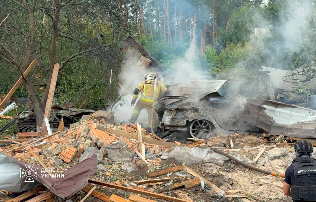 Guerre en Ukraine: frappes meurtrières, drone russe en Roumanie et menace iranienne