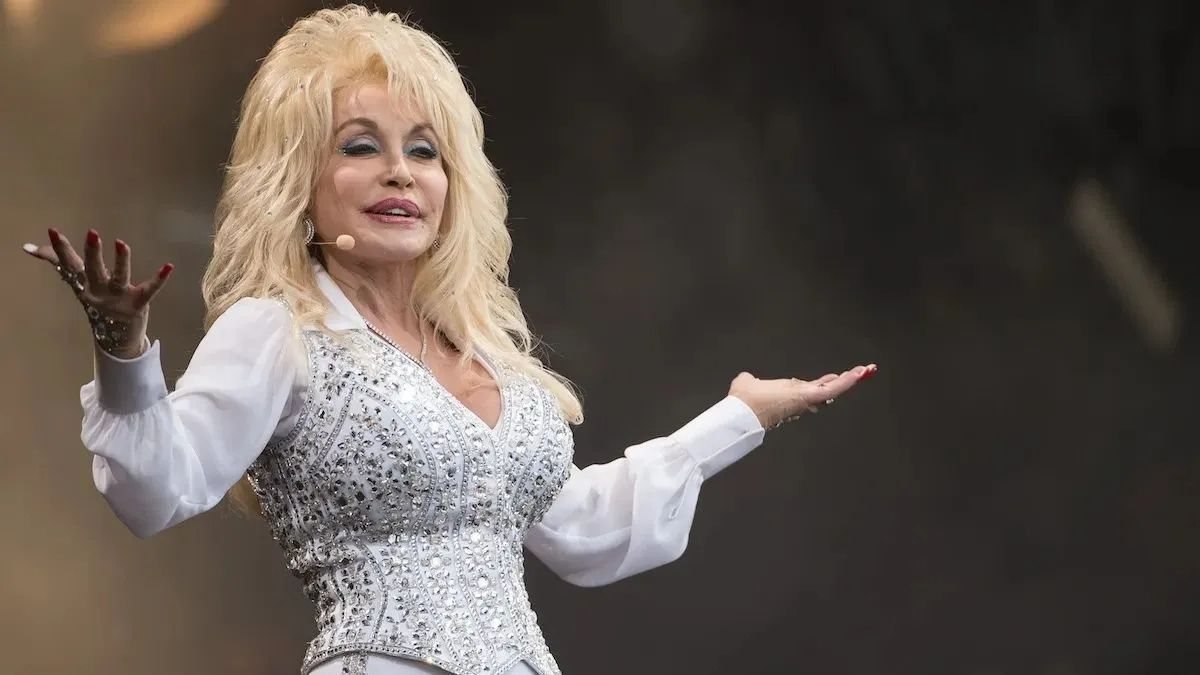 DollyFest : deux grandes fêtes pour honorer Dolly Parton à Nashville et Londres en 2027