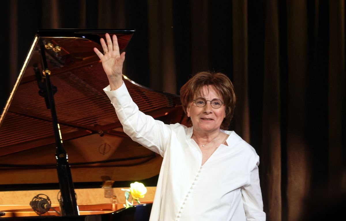 Marie-Paule Belle: Les grandes dates de la carrière de la chanteuse morte à 80 ans