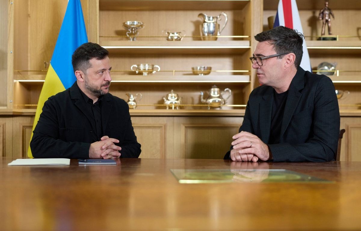 Guerre en Ukraine: Zelensky rencontre Burnham, Poutine augmente son armée