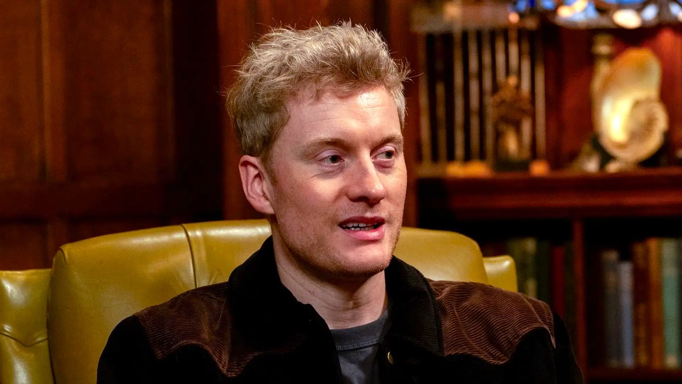 La BBC dément tout signalement de James Acaster contre ses co-stars des Traitors