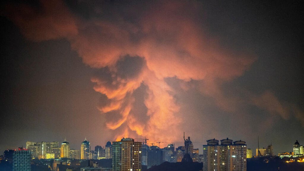 Des frappes russes font au moins 15 morts à Kiev et dans sa région
