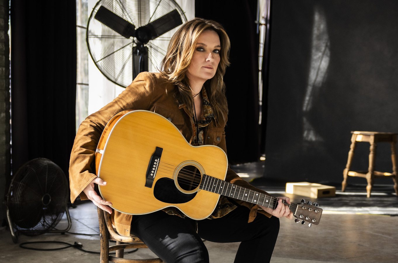 Brandy Clark dévoile « American Roots », un hymne pro-immigration inspiré de Woody Guthrie